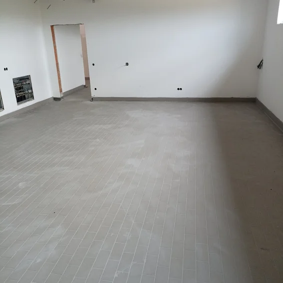 Neubau100.jpg
